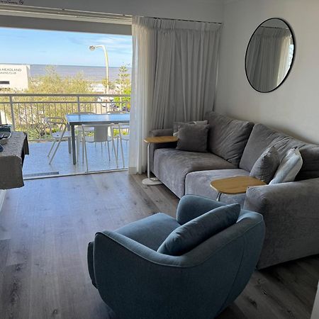Ocean View - Alexandra Headlands Beachfront Unit Exteriör bild