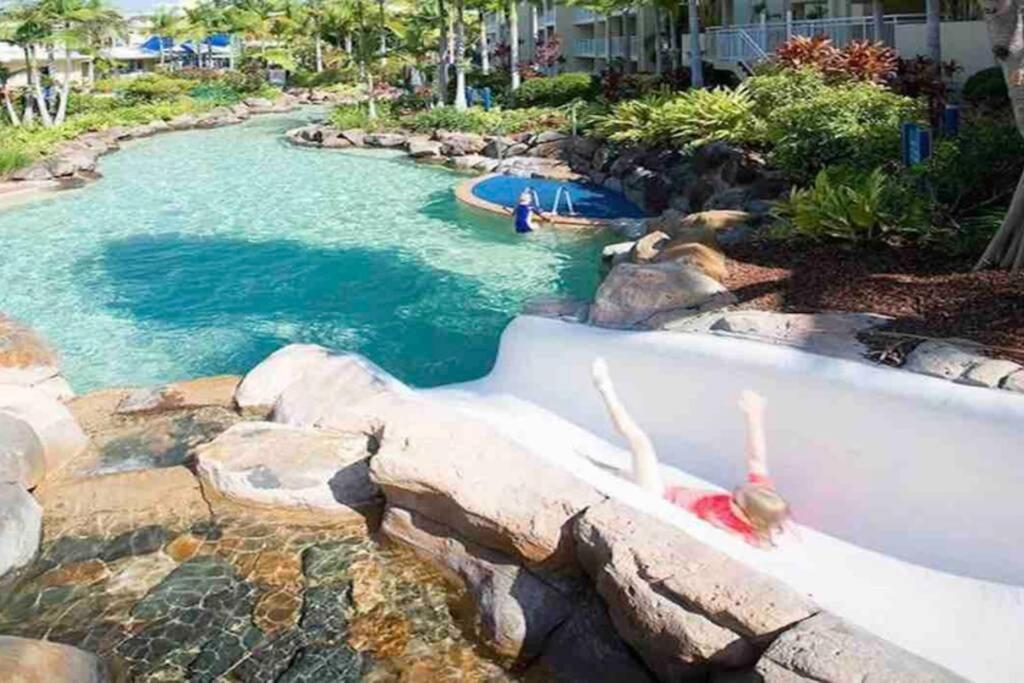 Ocean View - Alexandra Headlands Beachfront Unit Exteriör bild